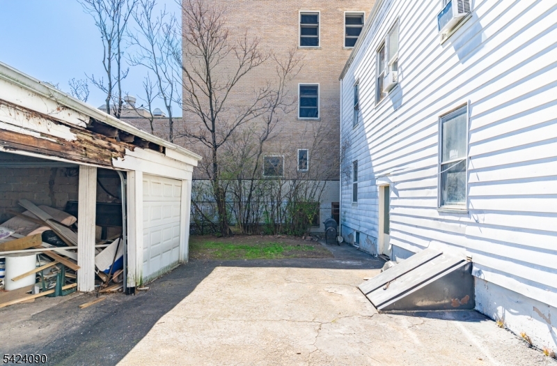 316 Ellery Ave Property Photo 34