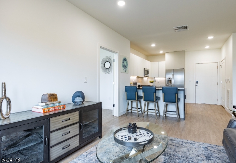 558 Market St Property Photo 6