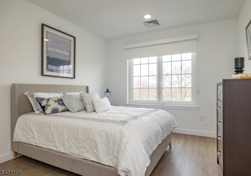 558 Market St Property Photo 10