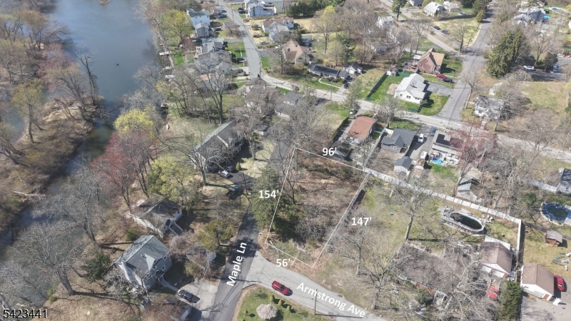 Armstrong Ave Property Photo 6
