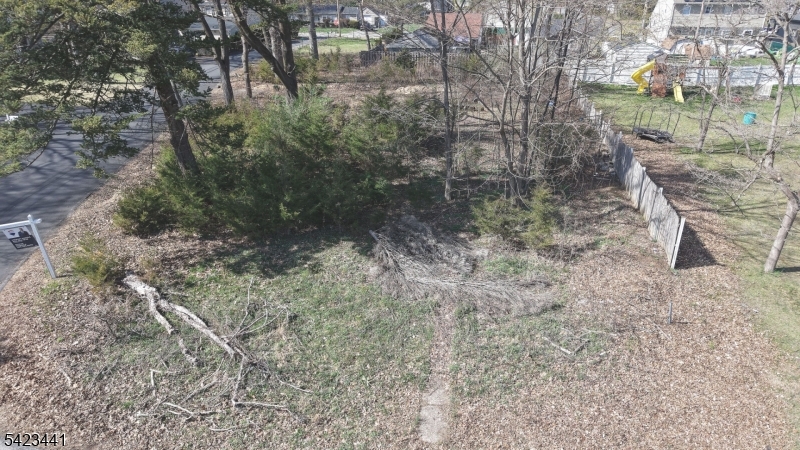 Armstrong Ave Property Photo 7