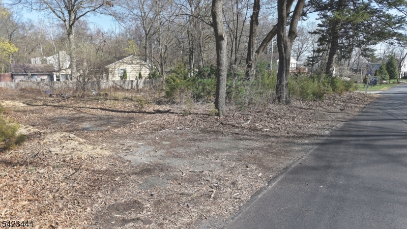 Armstrong Ave Property Photo 8