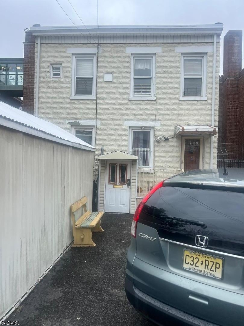 45 Market St Property Photo 5