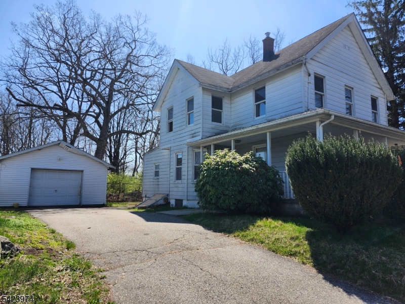 5 Locust St Property Photo 2