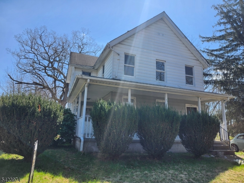 5 Locust St Property Photo 3