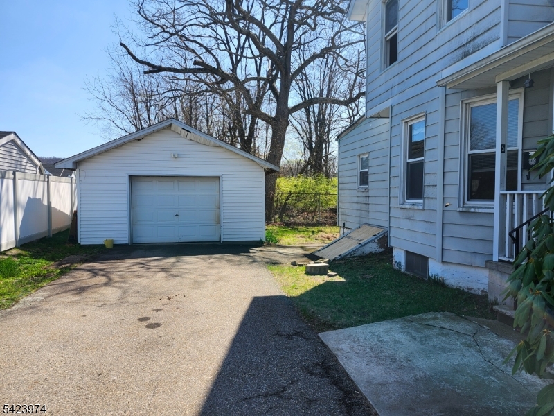 5 Locust St Property Photo 7