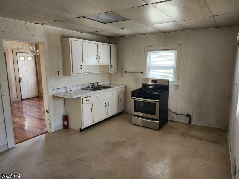 5 Locust St Property Photo 10