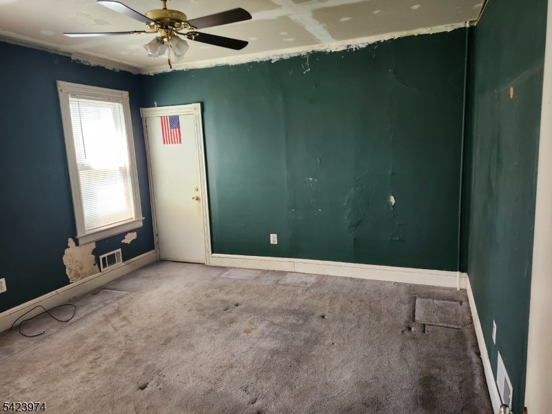 5 Locust St Property Photo 12