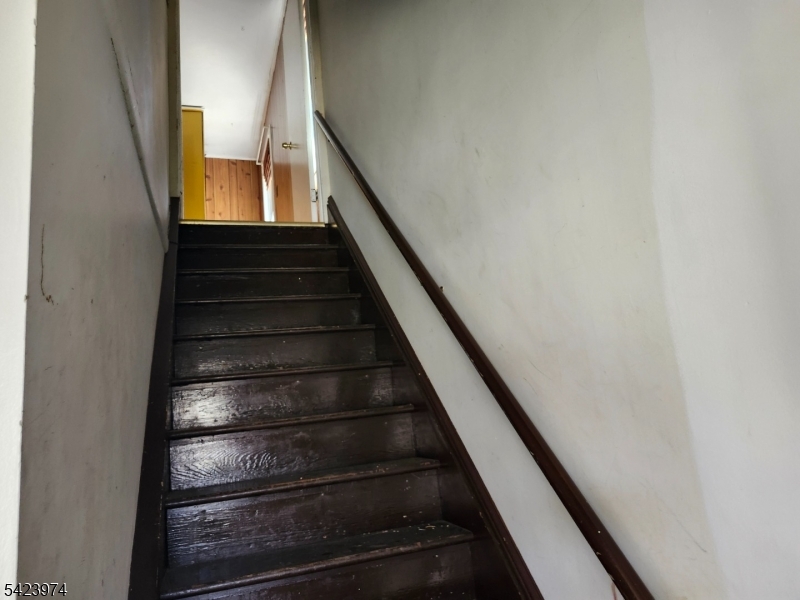 5 Locust St Property Photo 18