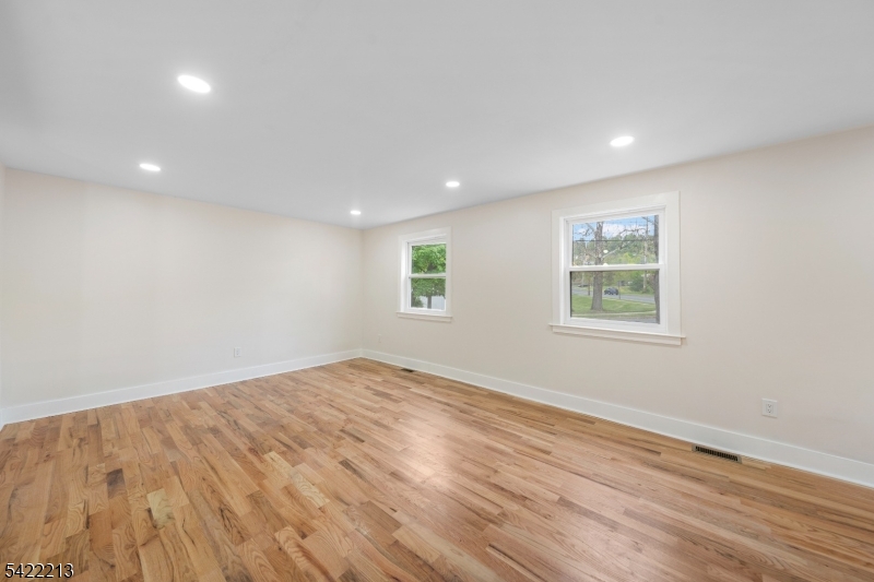77 Greenbrook Rd Property Photo 11
