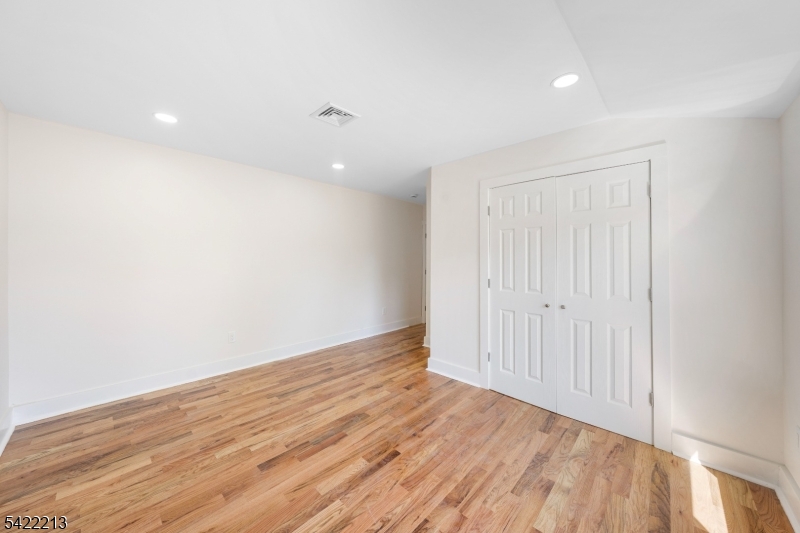 77 Greenbrook Rd Property Photo 14