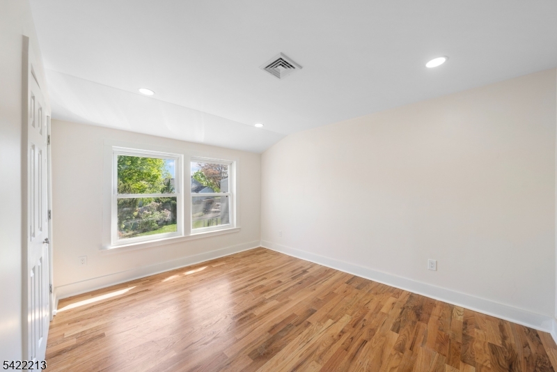 77 Greenbrook Rd Property Photo 15