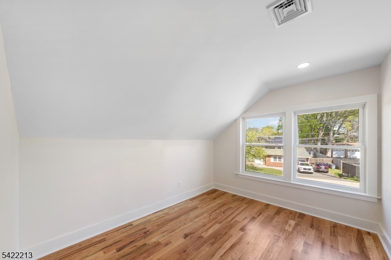 77 Greenbrook Rd Property Photo 17