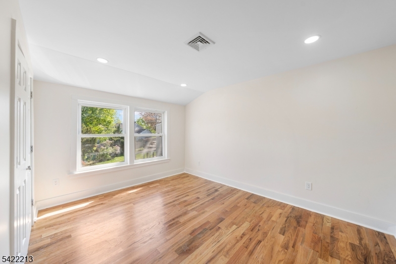 77 Greenbrook Rd Property Photo 18