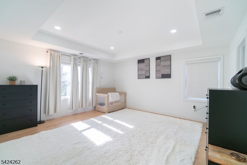 58 26th St Property Photo 15