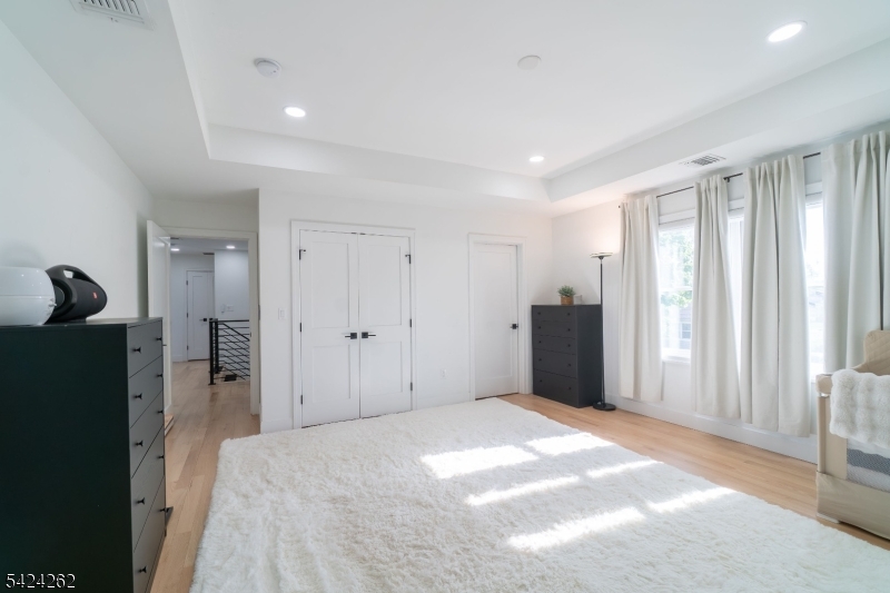 58 26th St Property Photo 16