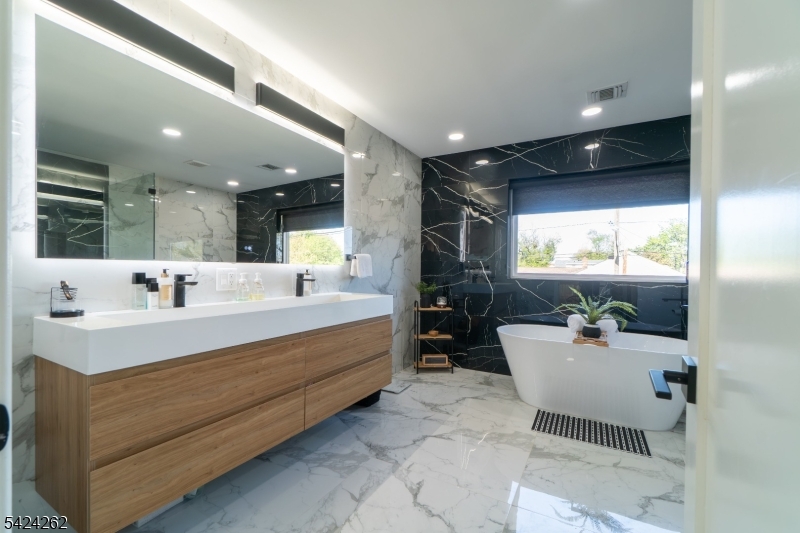 58 26th St Property Photo 18