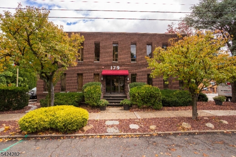 179 S Maple Ave Property Photo 1