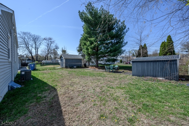 827 Lincoln Ave Property Photo 29