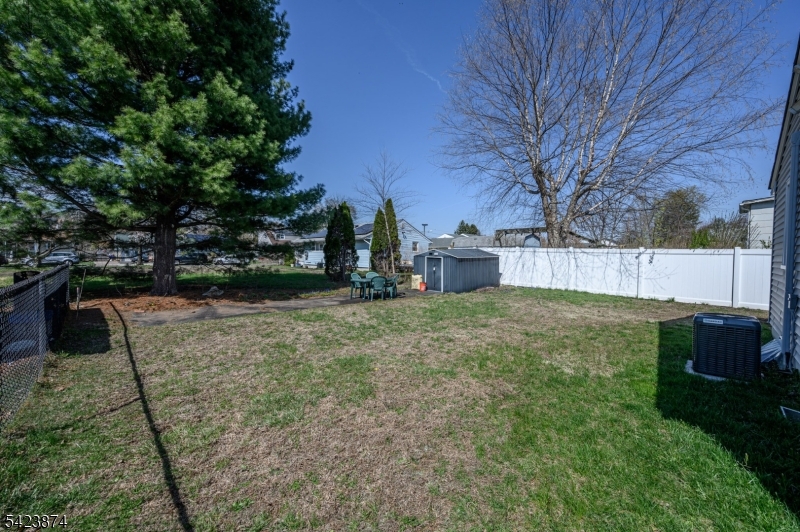827 Lincoln Ave Property Photo 30