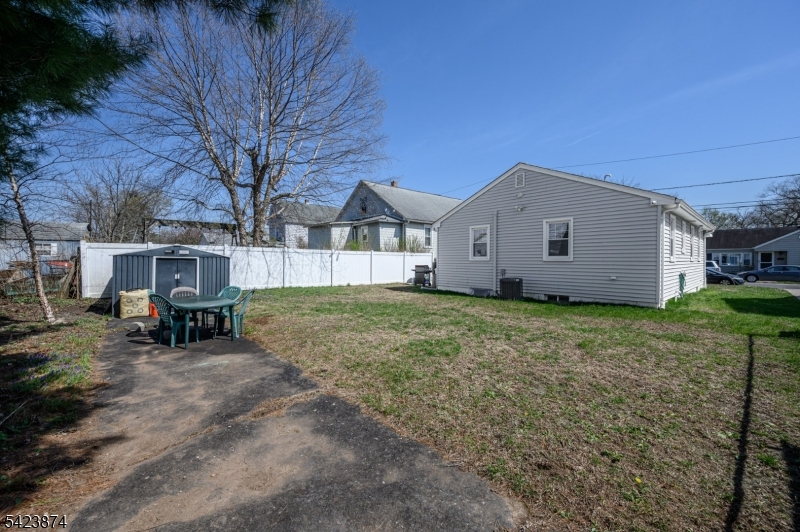 827 Lincoln Ave Property Photo 31