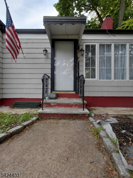 1202 E 7th St Property Photo 1