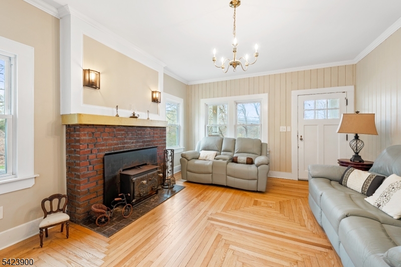 9 Bissell St Property Photo 2