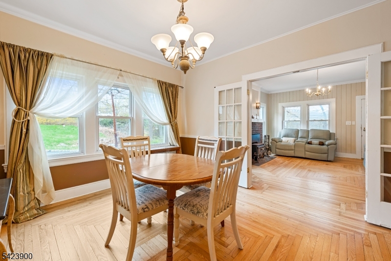9 Bissell St Property Photo 5