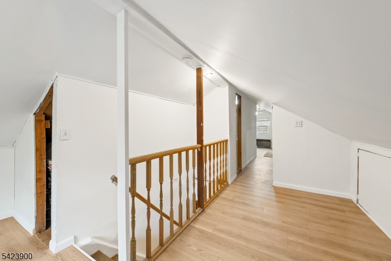 9 Bissell St Property Photo 16