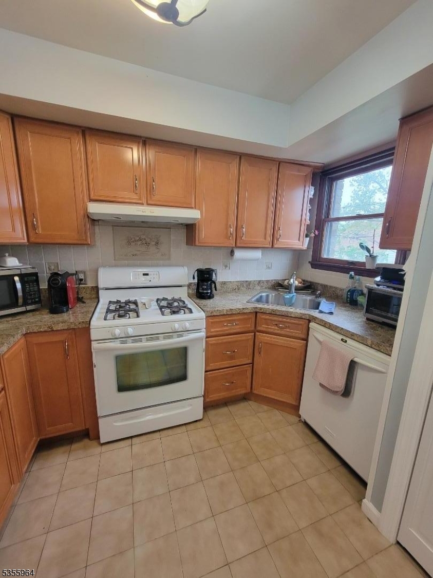 63 Rome St Property Photo 5