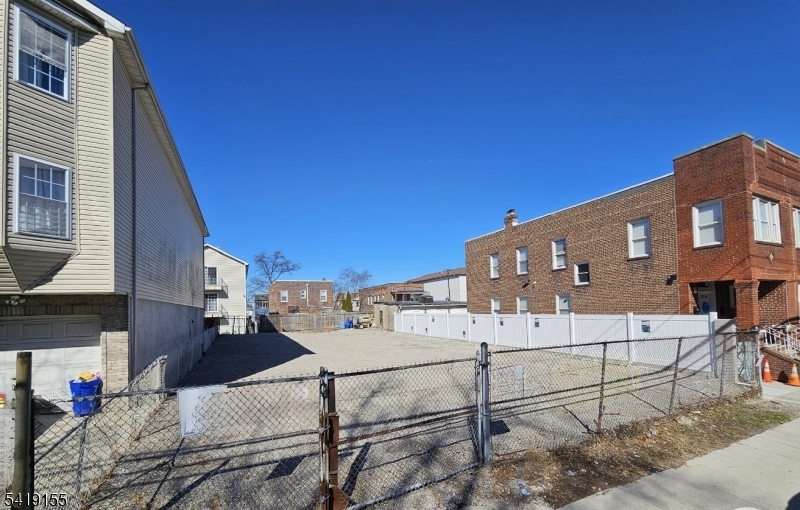 716 N 6Th St Property Photo 1