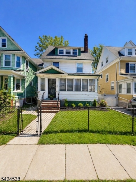 38 Emerson St Property Photo 1