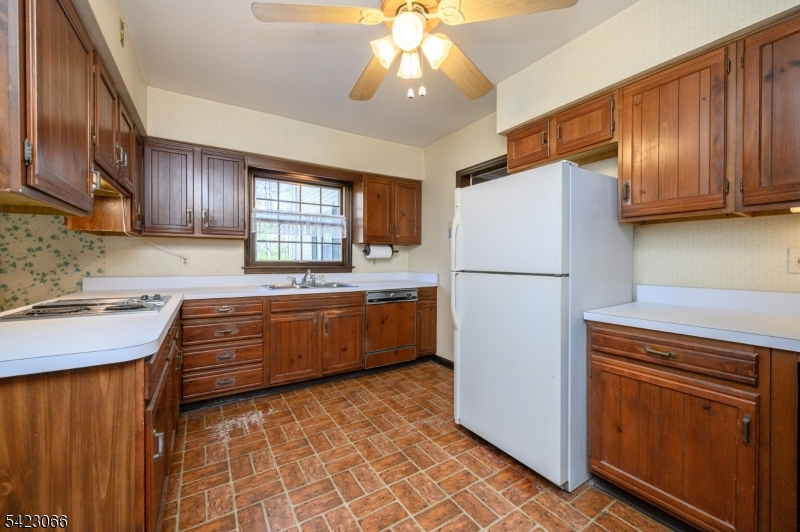 105 Morning Glory Rd Property Photo 12