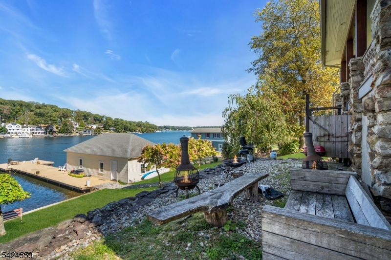 363 Lakeside Blvd Property Photo 6