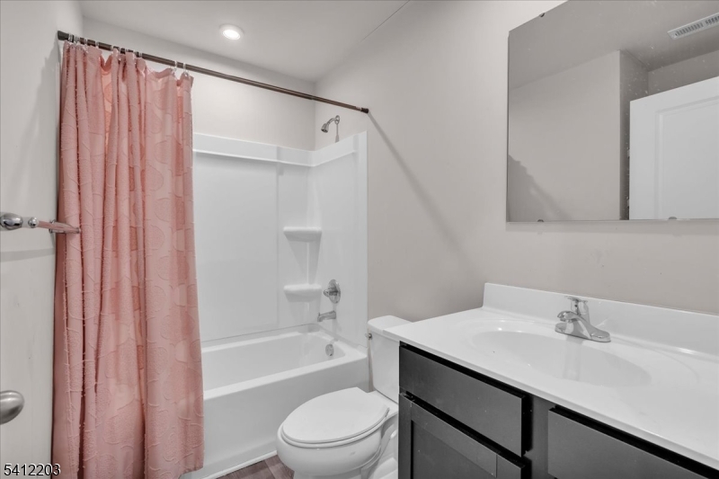 79 Burr St Property Photo 12