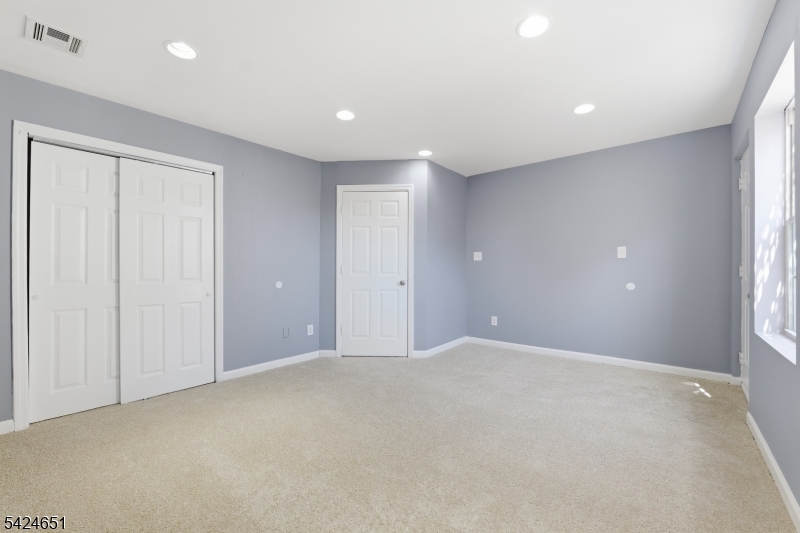 459 Fulton St Property Photo 8