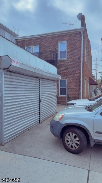 93 Davenport Ave Property Photo 15