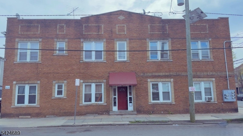 93 Davenport Ave Property Photo 17
