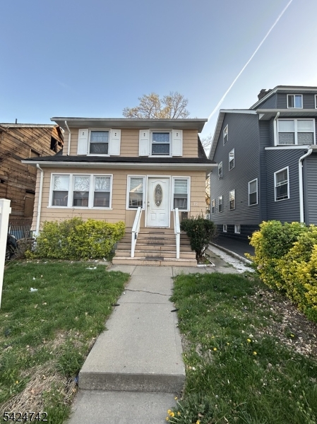39 Wayne Ave Property Photo 1