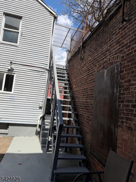 91 Belmont Ave 2 Property Photo 7