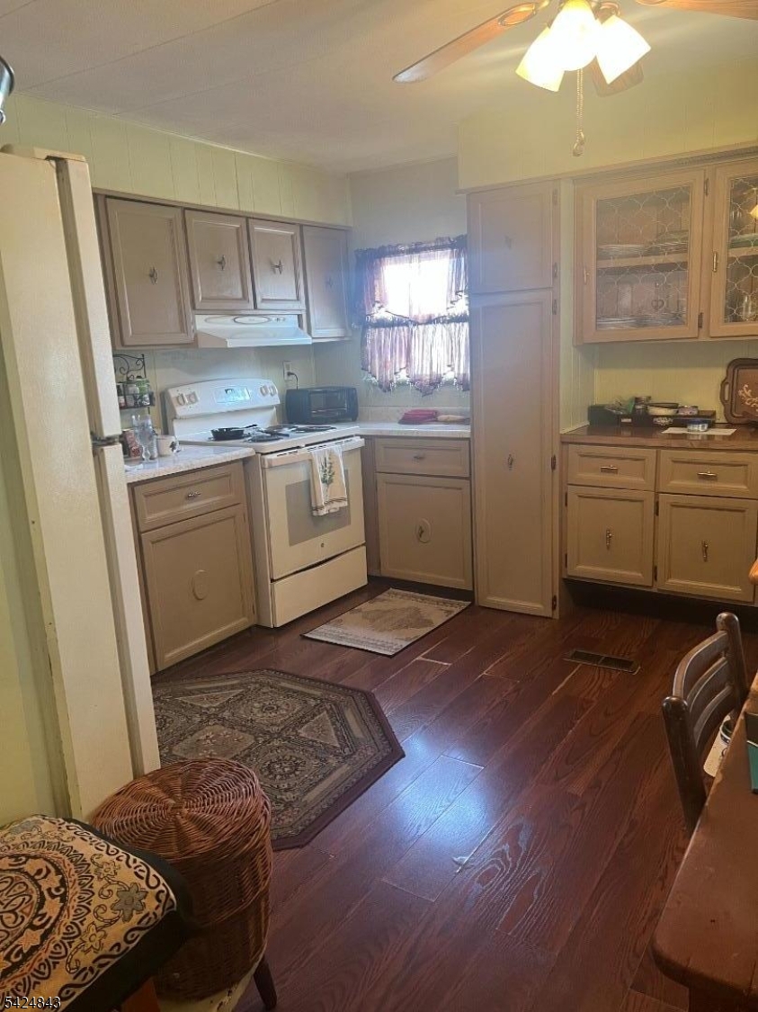 55 Back St Property Photo 7