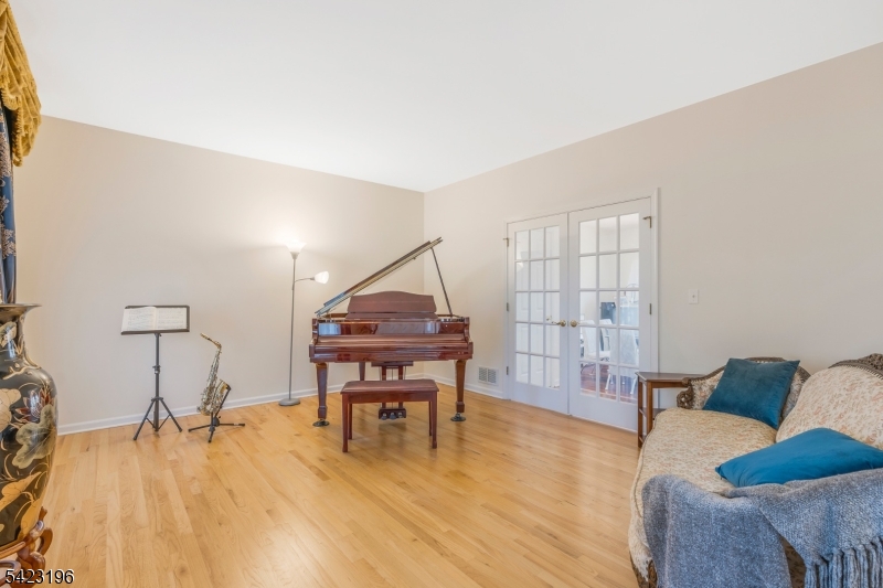 47 Scheurman Terrace Property Photo 3
