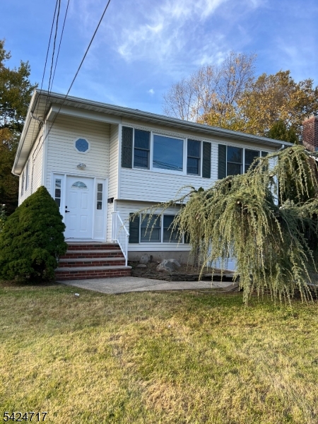 794 W Broad St Property Photo 1