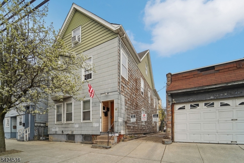 6 4Th St Property Photo 1