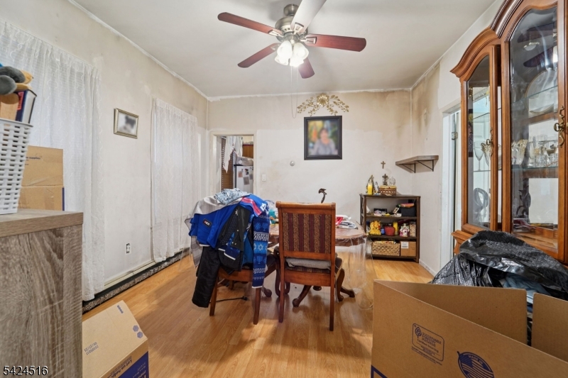 6 4th St Property Photo 6