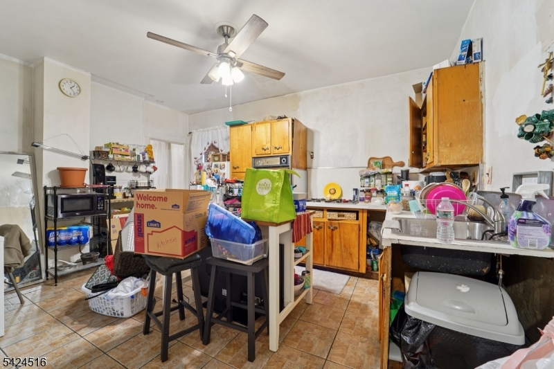 6 4th St Property Photo 10