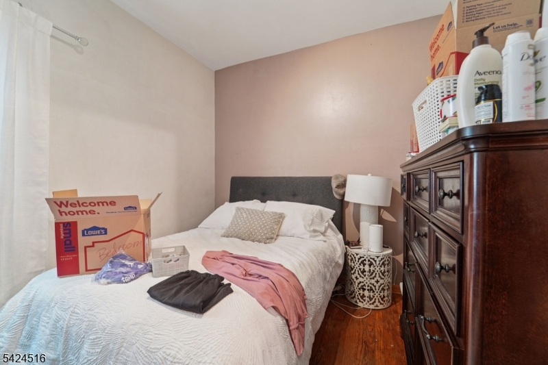6 4th St Property Photo 13