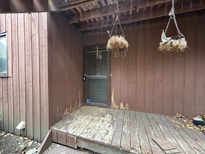 9 Village Way 3 Property Photo 1