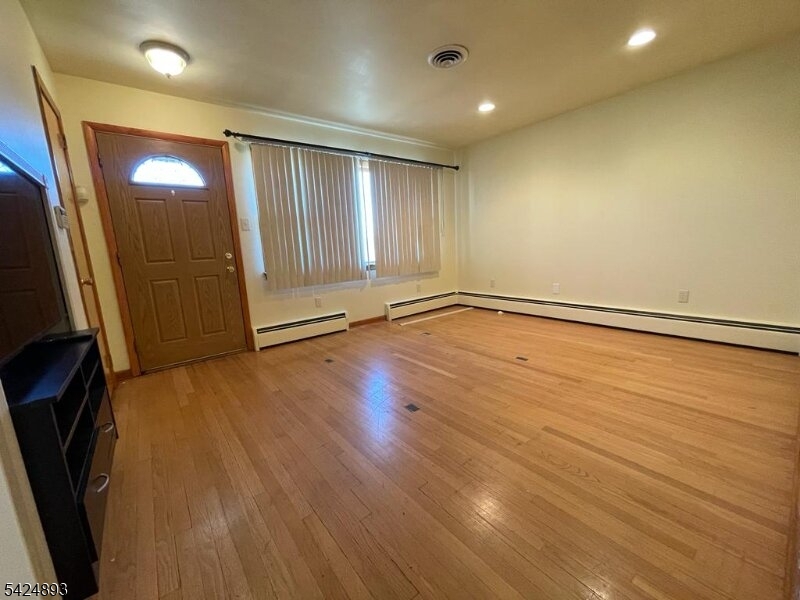 405 Redcliffe St Property Photo 2