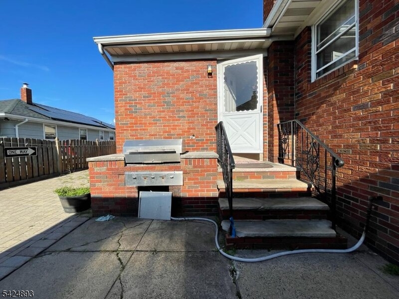 405 Redcliffe St Property Photo 10